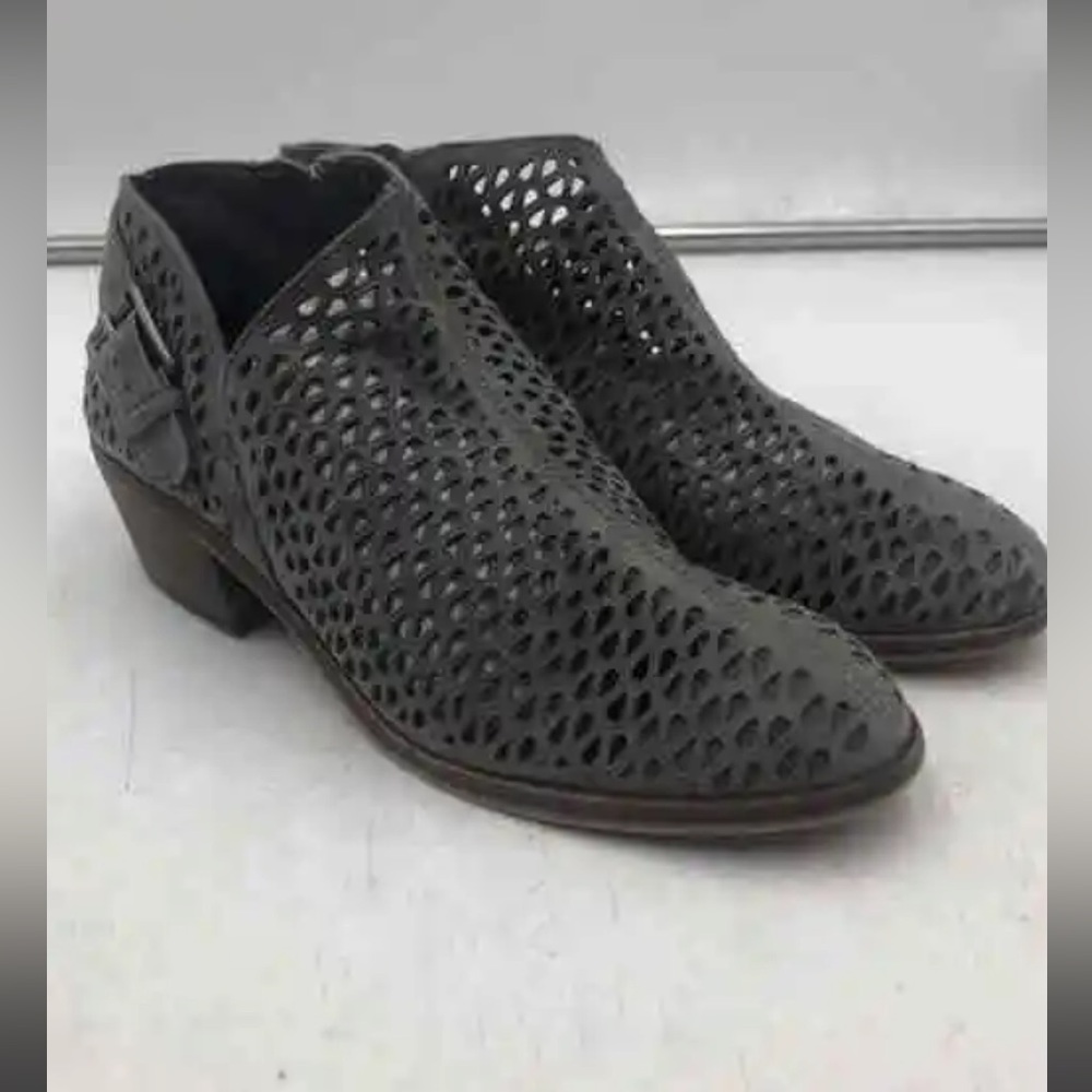 18.  Vince Camuto size 6 ankle booties leather gray accessories box